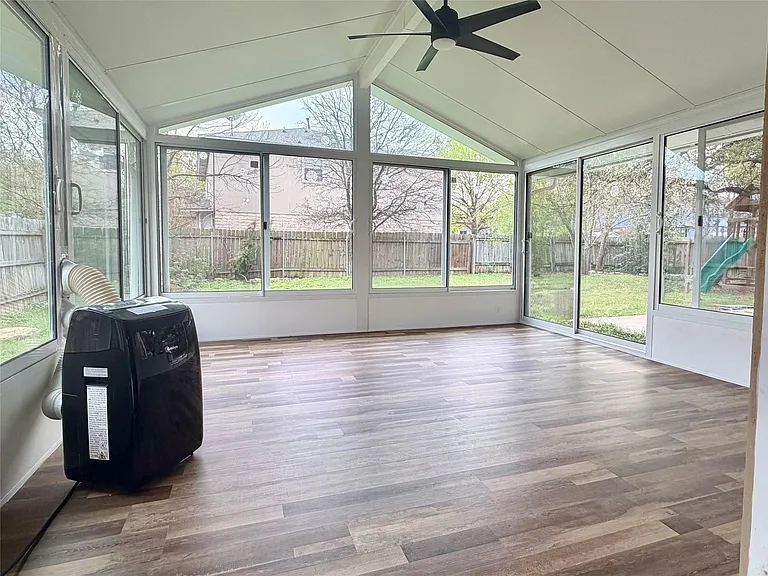 17844 Park Valley Dr — Photo 19