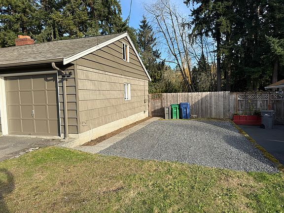 RV, Boat or just extra parking...why pay more for storge when you can keep it onsite?!