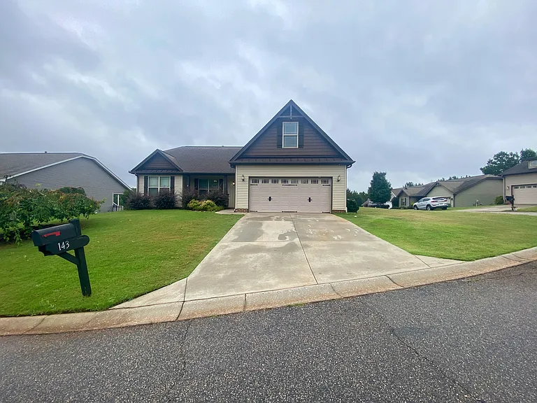 143 Stonegate Dr — Photo 1