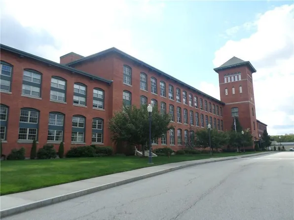 1 Tupperware Dr Unit 312, North Smithfield, RI 02896