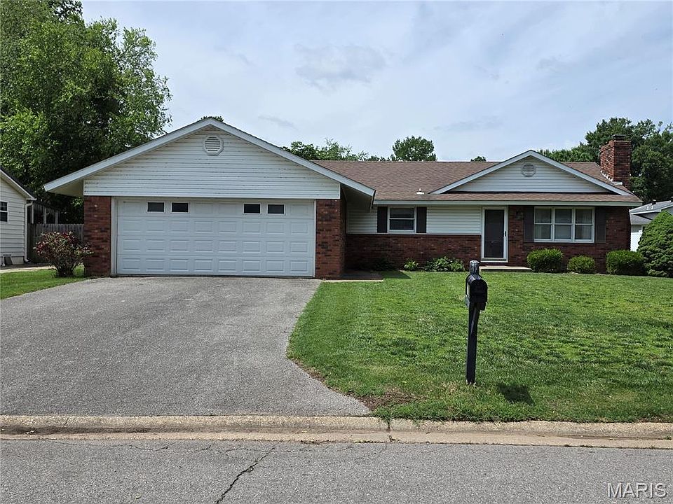 1st image of 705 Linden Ln