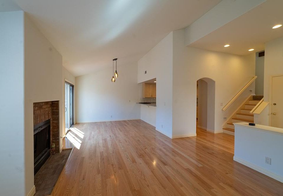 1st image of 5 Laguna Ct