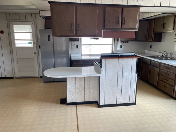66 Main St APT 2, Montandon, PA 17850