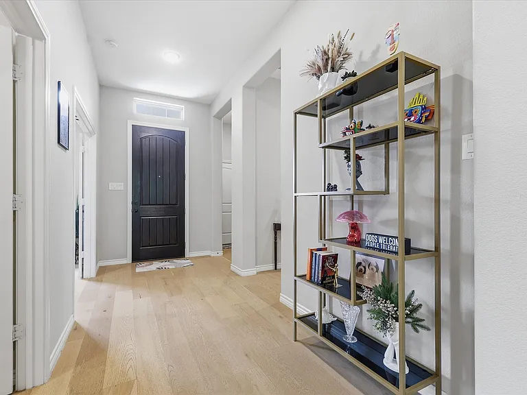 616 Lake Cove Dr — Photo 6