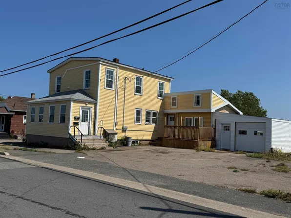 334 Atlantic St, Cape Breton, NS B1V 1X1