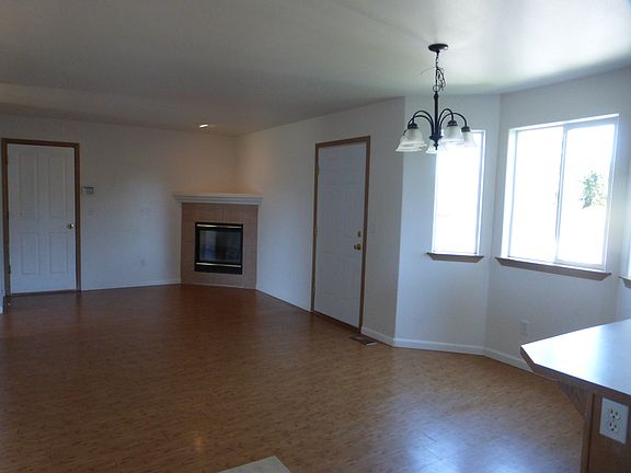 5th image of 4608 137th St SE