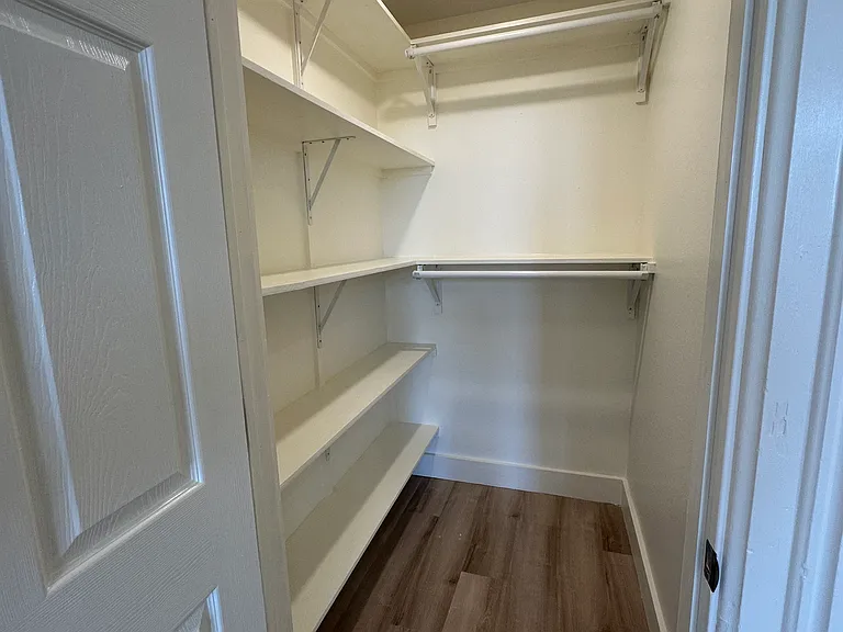 930 Summit Ave #1 — Photo 15