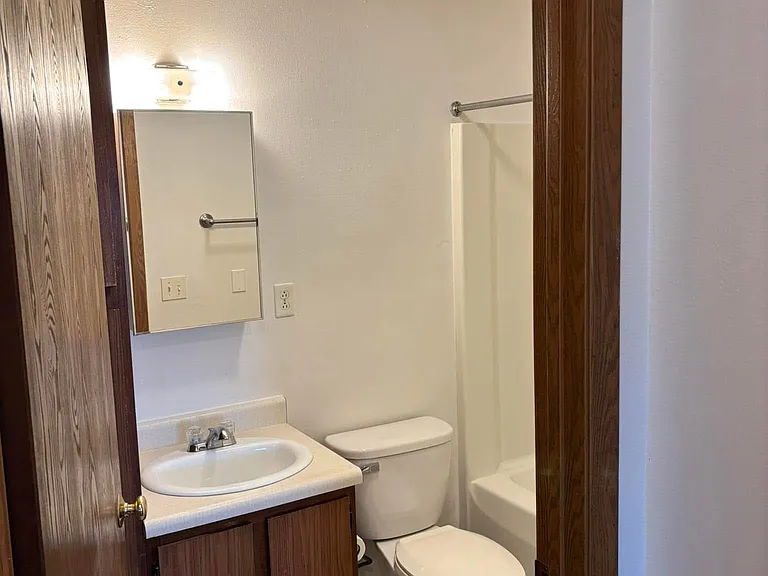 1020 8th Ave SE #1 — Photo 13