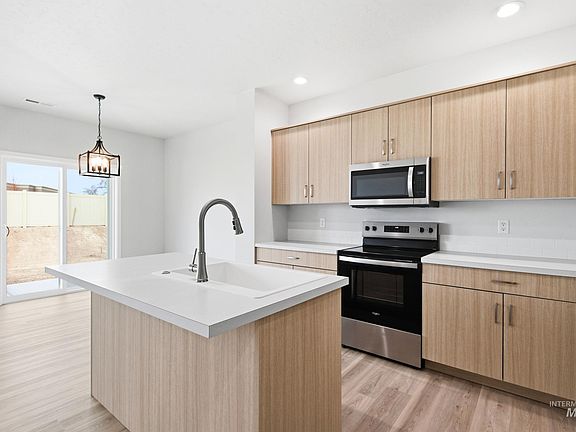 7th image of this home