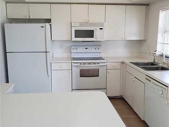 5th image of 4608 Lee Blvd