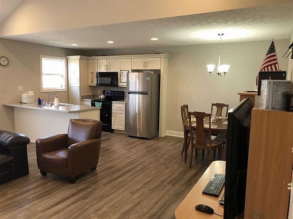 5th image of 7126 Stone Meade Ln