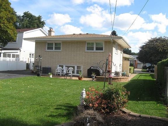 5th image of 2932 Downing Ave