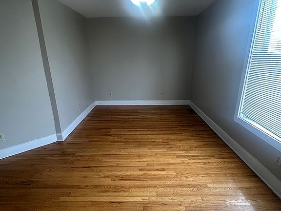 2nd image of 1378 Indianola Ave