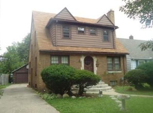 1004 Cleo St, Lansing, MI 48915