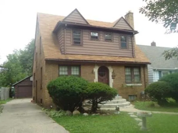 1004 Cleo St, Lansing, MI 48915