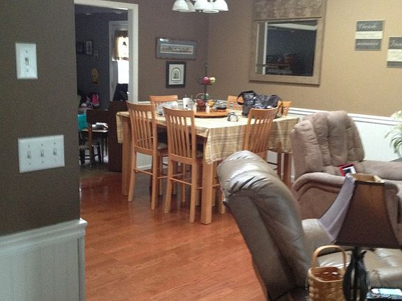 4th image of 367 Cambridge Dr