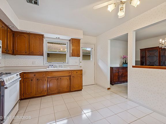 4th image of 1221 S Belmont Ave
