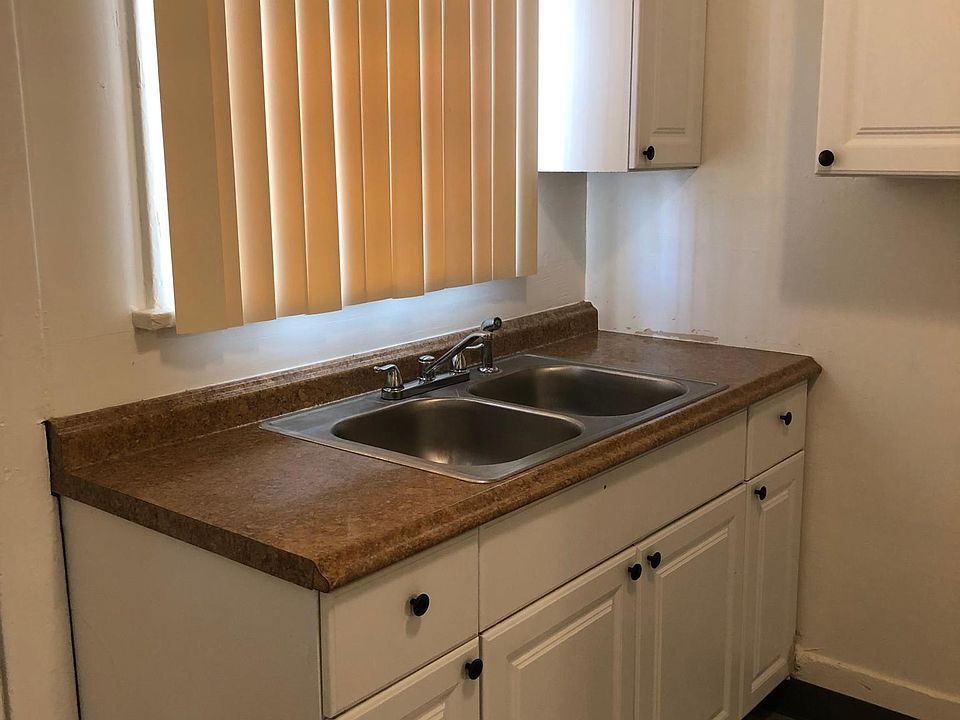 1st image of 609 17th St