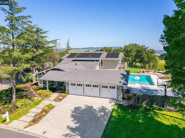 1933 Joseph Dr — Photo 4