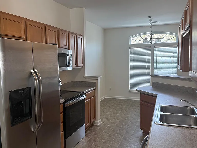 227 Spring Crossing Cir — Photo 8