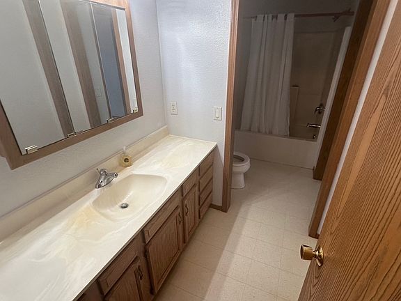 5th image of 207 Lakeport St