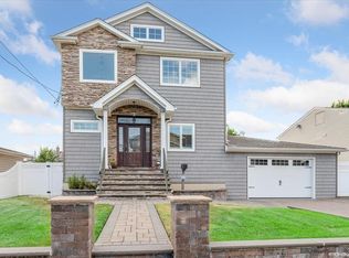 3438 Westminster Rd, Oceanside, NY 11572