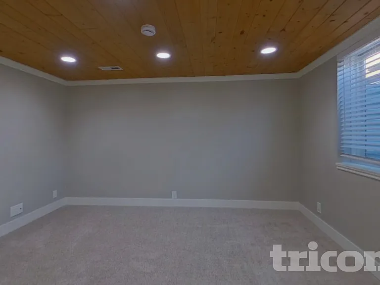 564 Mars Ct — Photo 6