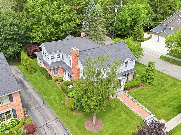 3rd image of 485 Westwood Dr