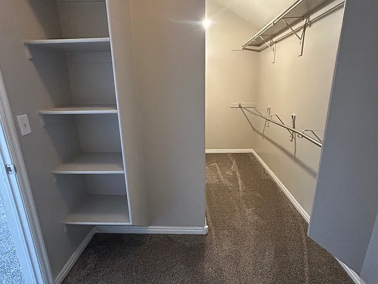 475 N Redwood Rd — Photo 26