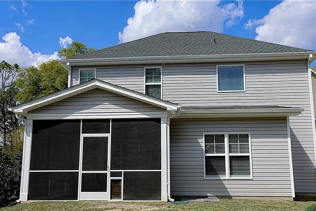 3 bed, 2.5 bath, 1899 sqft, $3,250 — Photo 2
