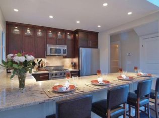 205 Town Line Rd, Wainscott, NY 11937