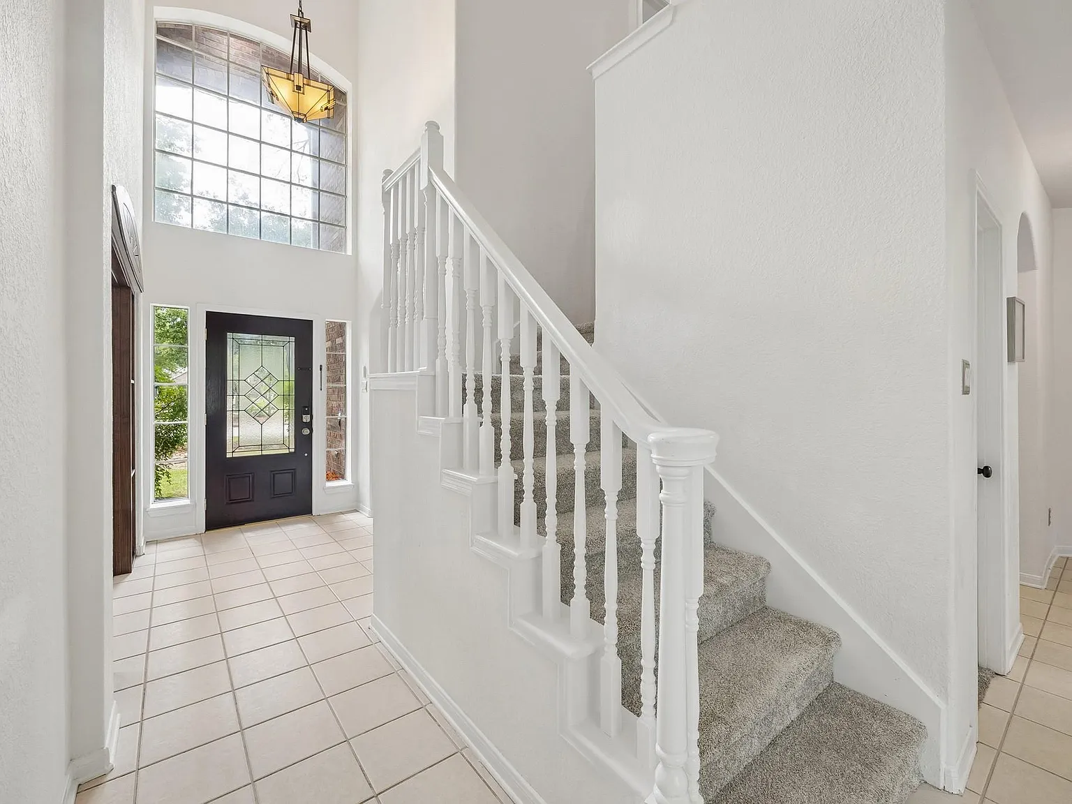 4 bed, 3.5 bath, 3374 sqft, $4,000 — Photo 4