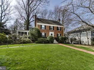 207 Forest Dr, Falls Church, VA 22046