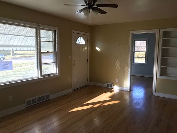 2nd image of 1712 Macarthur Dr