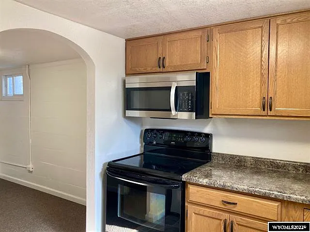 143 N Carrington Ave #B — Photo 6