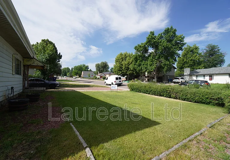 4580 S Fox St — Photo 2