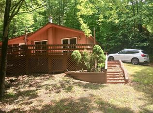 1179 Beaver Lake Dr, Lake Ariel, PA 18436