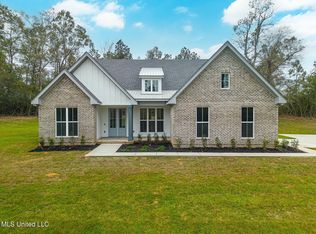 9 Stone Forest Trl, Mc Henry, MS 39561