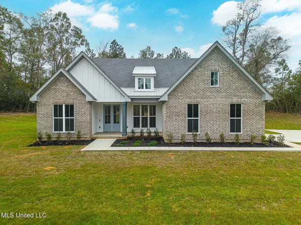 9 Stone Forest Trl, Mc Henry, MS 39561