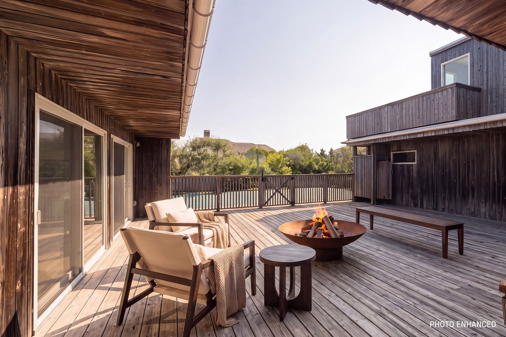  Virtually staged deck 