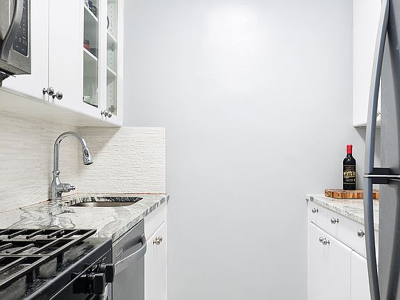 5th image of 400 Central Park W APT 19U