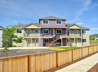 1993 Sky Park Dr #4, Medford, OR 97504