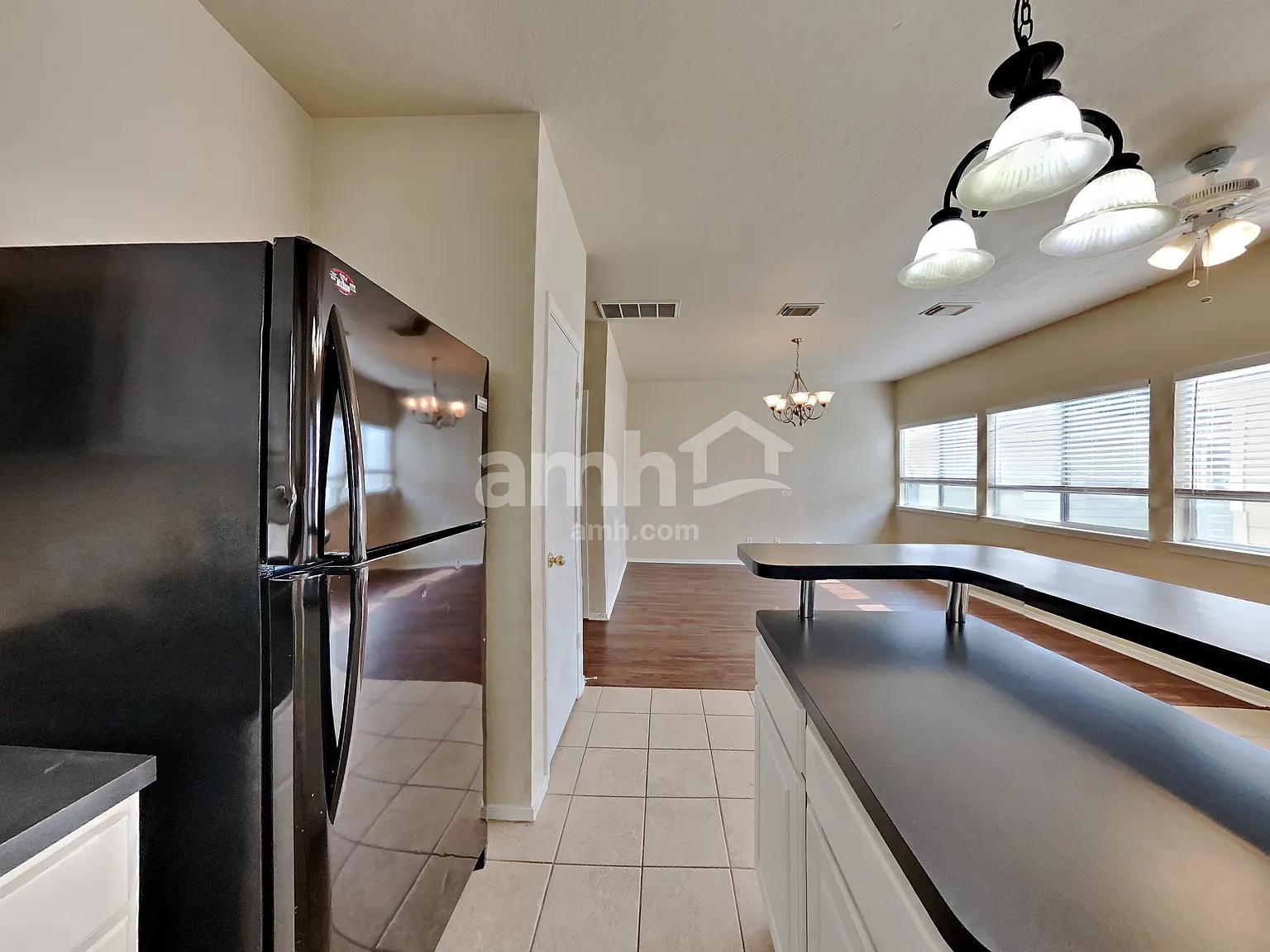 3 bed, 2.5 bath, 1534 sqft, $1,860 — Photo 4
