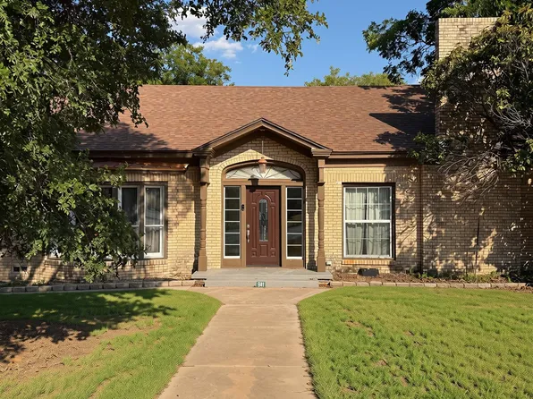 941 S Texas St, De Leon, TX 76444