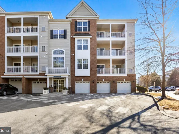 226 Breeders Cup Dr, Cherry Hill, NJ 08002