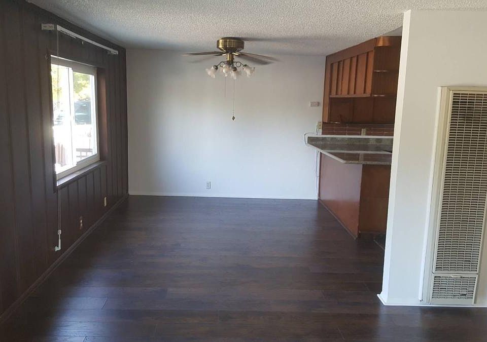 Unit 1 Living/Family Room