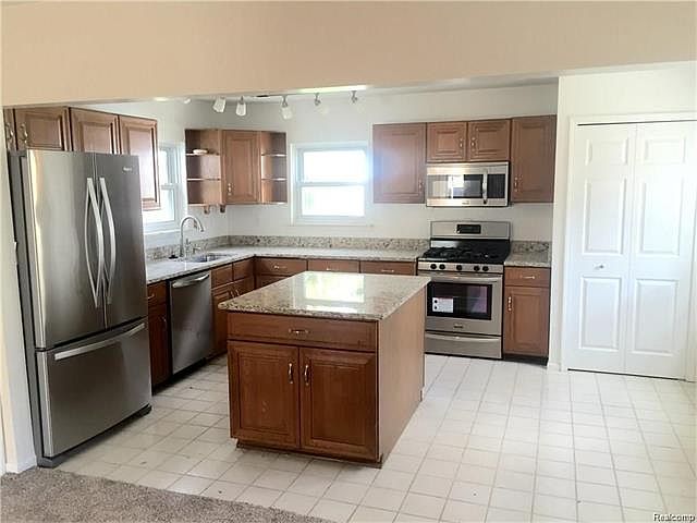 1st image of 158 University Ave