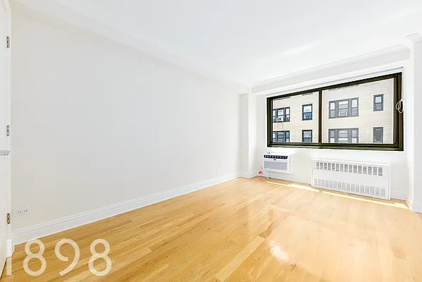 Rented by A&E Real Estate Management | media 19