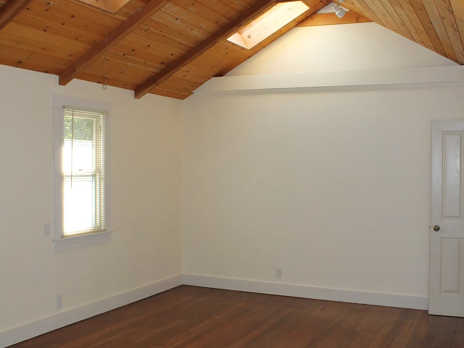 2 bed, 1100 sqft, $2,950 — Photo 4