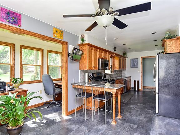 2nd image of 6110 West Blvd